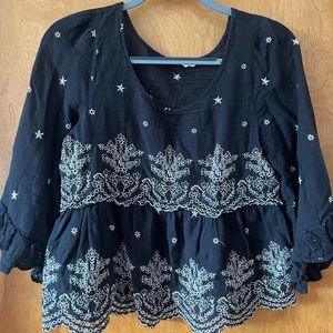 Flowy boho chic top with dainty detailing